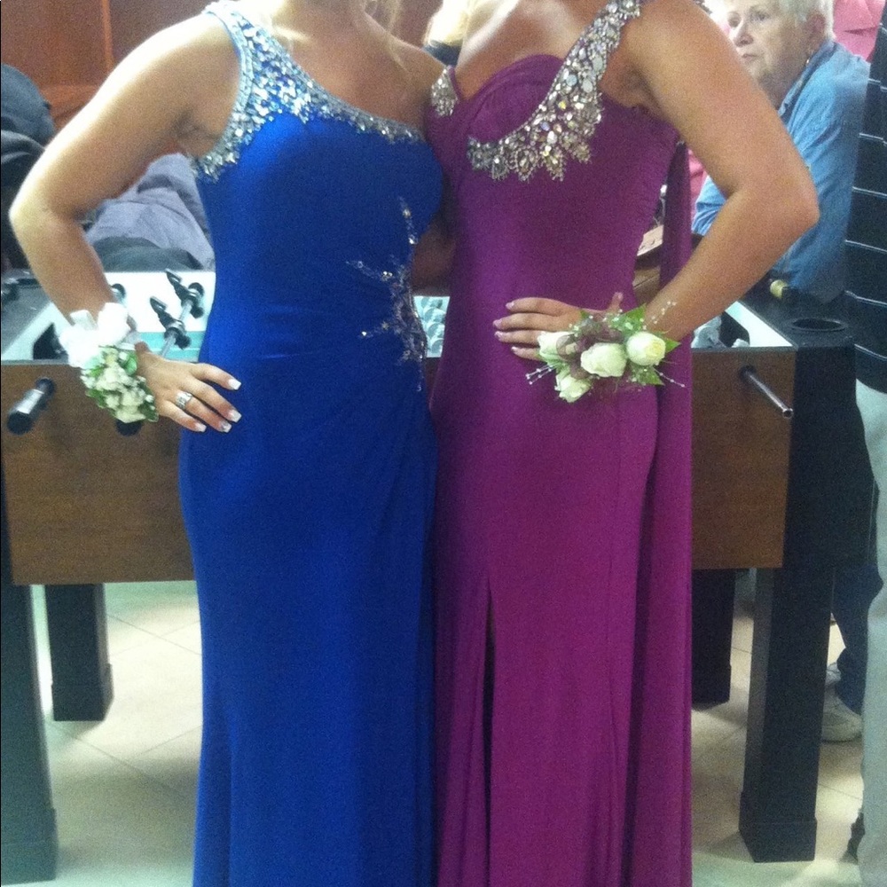 Prom dress - Picture 2 of 3